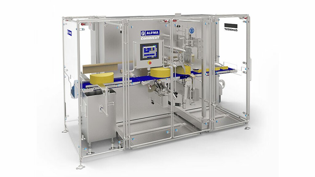 Industrielle Schneidemaschine CombiCUT aus Edelstahl mit Schutzverkleidung, F&ouml;rderband und Bedienpanel, zum Schneiden von K&auml;seriegeln und K&auml;sehalblaiben.
