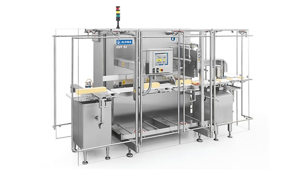 Industrieller St&uuml;ckeschneider CUT 32 aus Edelstahl mit Schutzverkleidung, Schneidmechanismus und Bedienpanel, zum Schneiden von K&auml;seriegeln in fixgewichtige Portionen.